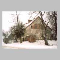 106-1013 Der Giebel der alten Schule in Taplacken im Winter 2002-2003.jpg